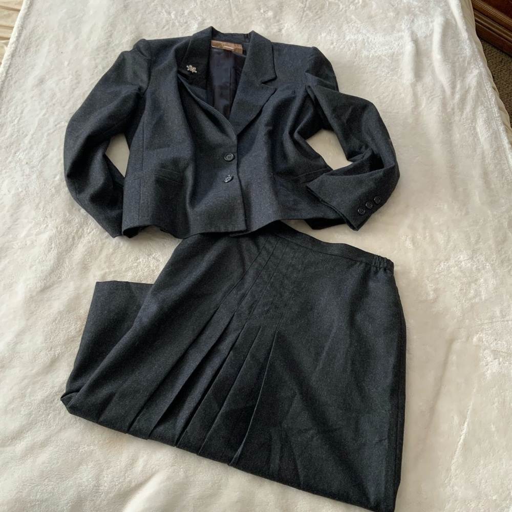Saville vintage blazer & skirt wool set